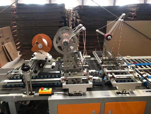 macchina 1600kg di 100m/Min Automatic Corrugated Box Gluing una garanzia di anno