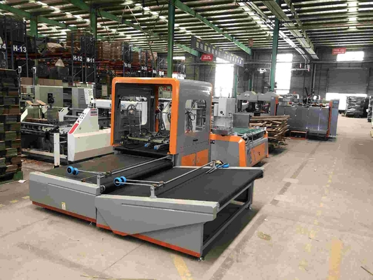 380V scatola automatica di CA 3φ 50Hz che incolla macchina 300g/M2 con i pezzi di ricambio liberi